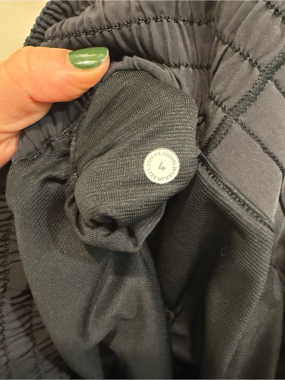 Lululemon Hotty Hot High-Rise Lined Short 2.5" Black Size 4 - Picture 3 of 3